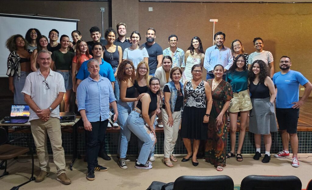 Grupo de estudantes foi de Campo Grande para prestigiar o evento.